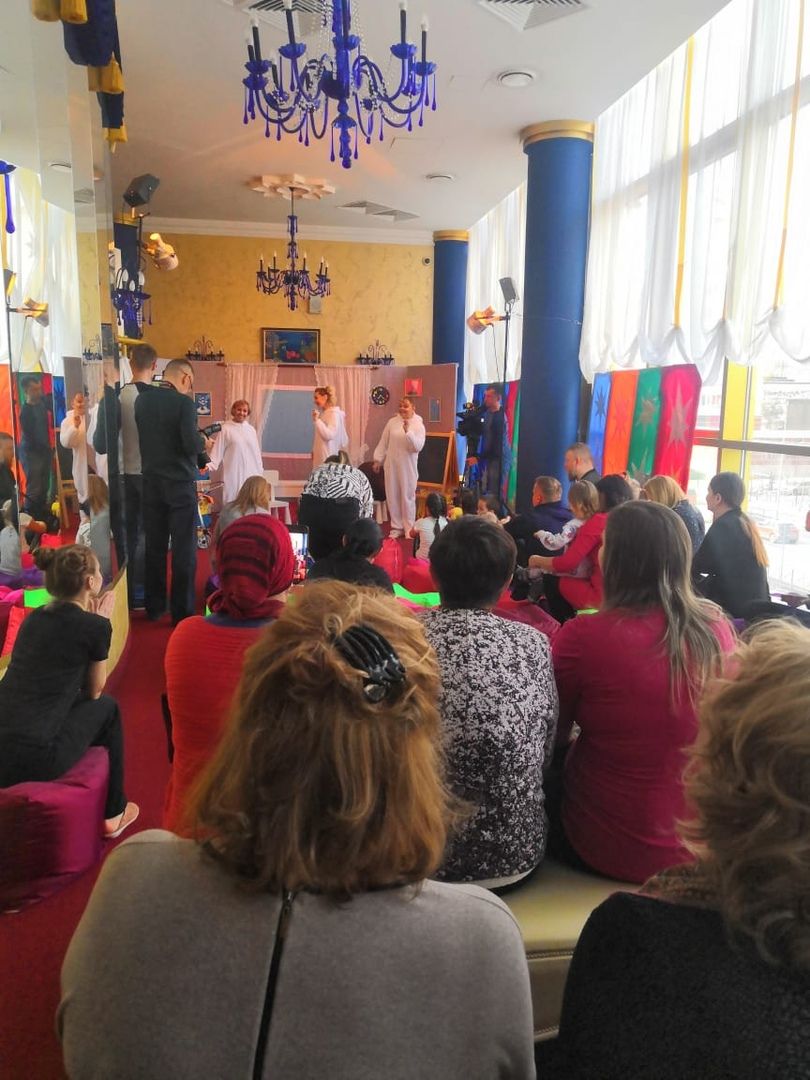 «Хәерле көн!» спектакленнән мизгелләр