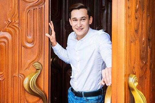 Ришат Әхмәдуллин: «Минем дошманнарым юк, театрда мин һәрберсе белән дус»