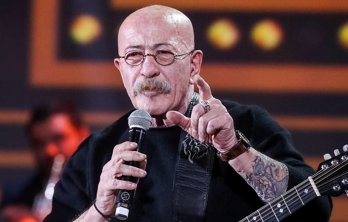 Случилась трагедия: Александр Розенбаум упал без чувств