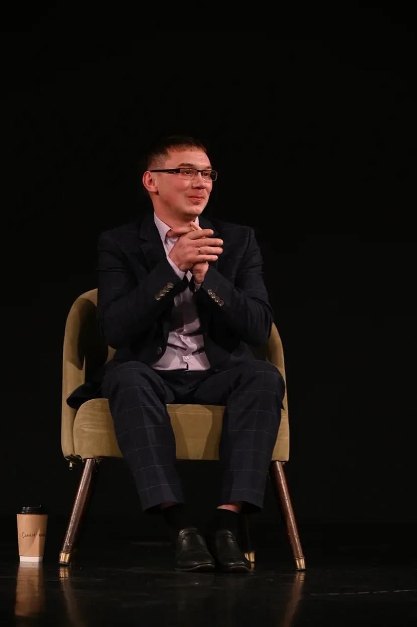 «Өчәү» премьерасы: блогер Шәмси, каһвә «корбаны» Айгөл һәм бәхетсез ир язмышы