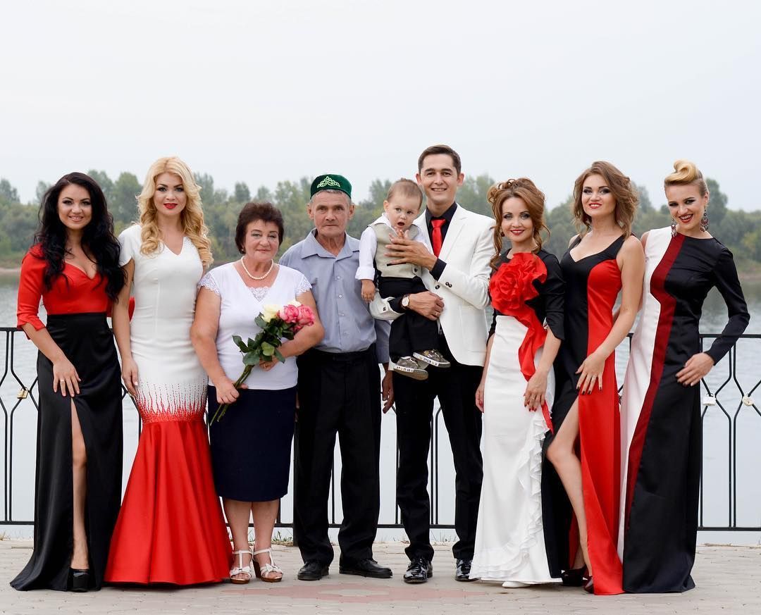 Рәфинә Ганиуллина: «Сеңелләрем шәрә фотолар, тәмәке, алкоголь аша танылмакчы булды»