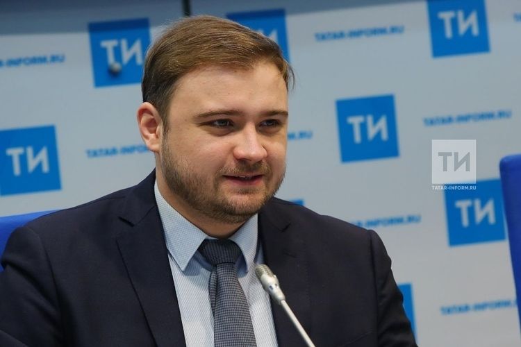 Фуат Әбүбәкеров Камал театрының музыка бүлеге мөдире вазыйфасыннан китә