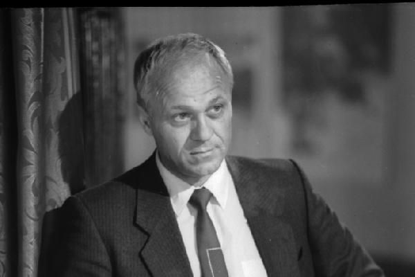 Владимир Меньшов коронавирустан вафат