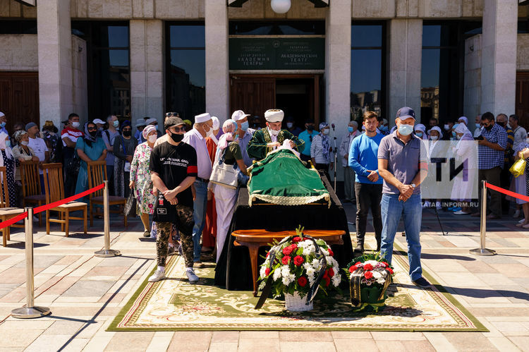 Хәлим Җәләловның кызы: «Әти хастаханәдә үлде, хушлаша да алмадык»