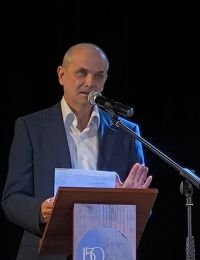 «Тотса Мәскәүләр якаң!» яки Фәрит Бикчәнтәев кабаттан Татарстанның Театр әһелләре берлеге рәисе итеп сайланды