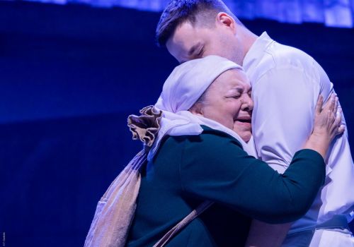 Тормыш дәвам итә... Әлфәт Закирҗанов «Аналар көтәләр улларын» спектакле турында